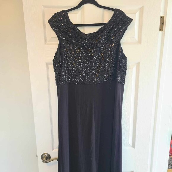 Calvin Klein black maxi evening gown with sequins - Picture 1 of 4